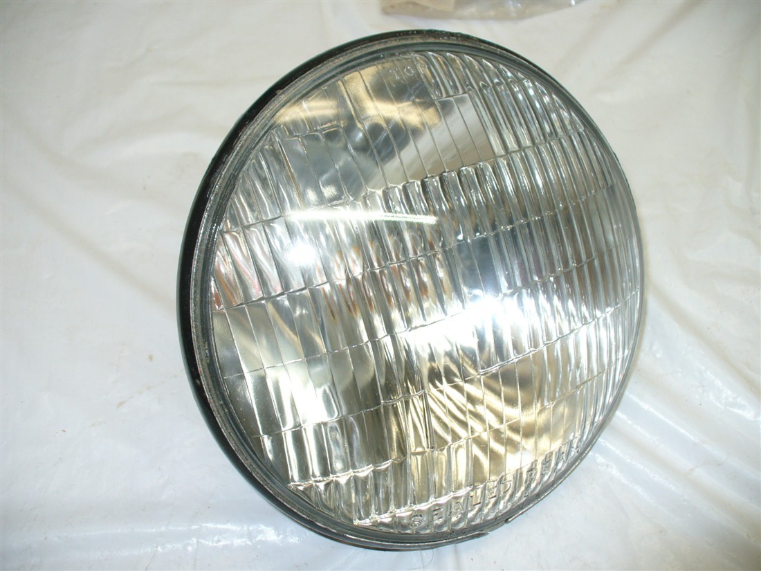 1940-52 Buick Metal Back 6v Guide headlight bulb