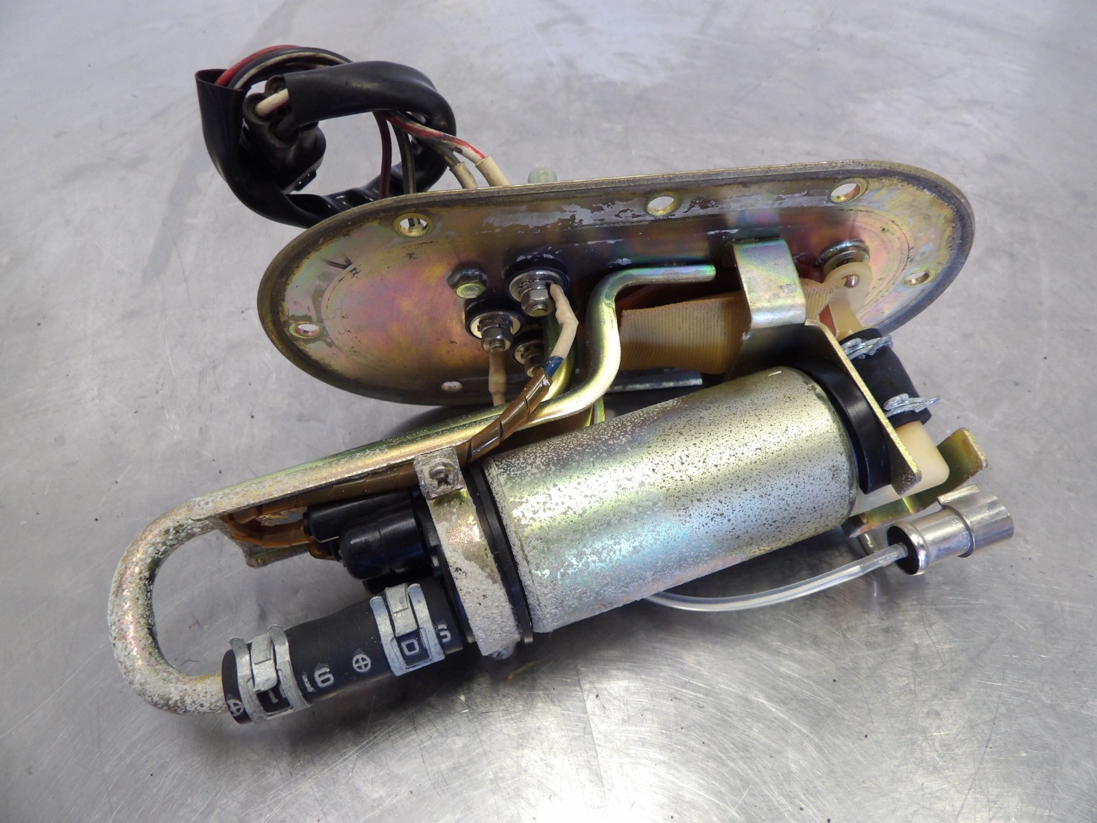 04 Kawasaki Vulcan Nomad VN1500 gas fuel pump assembly 49040-0012 VIDEO