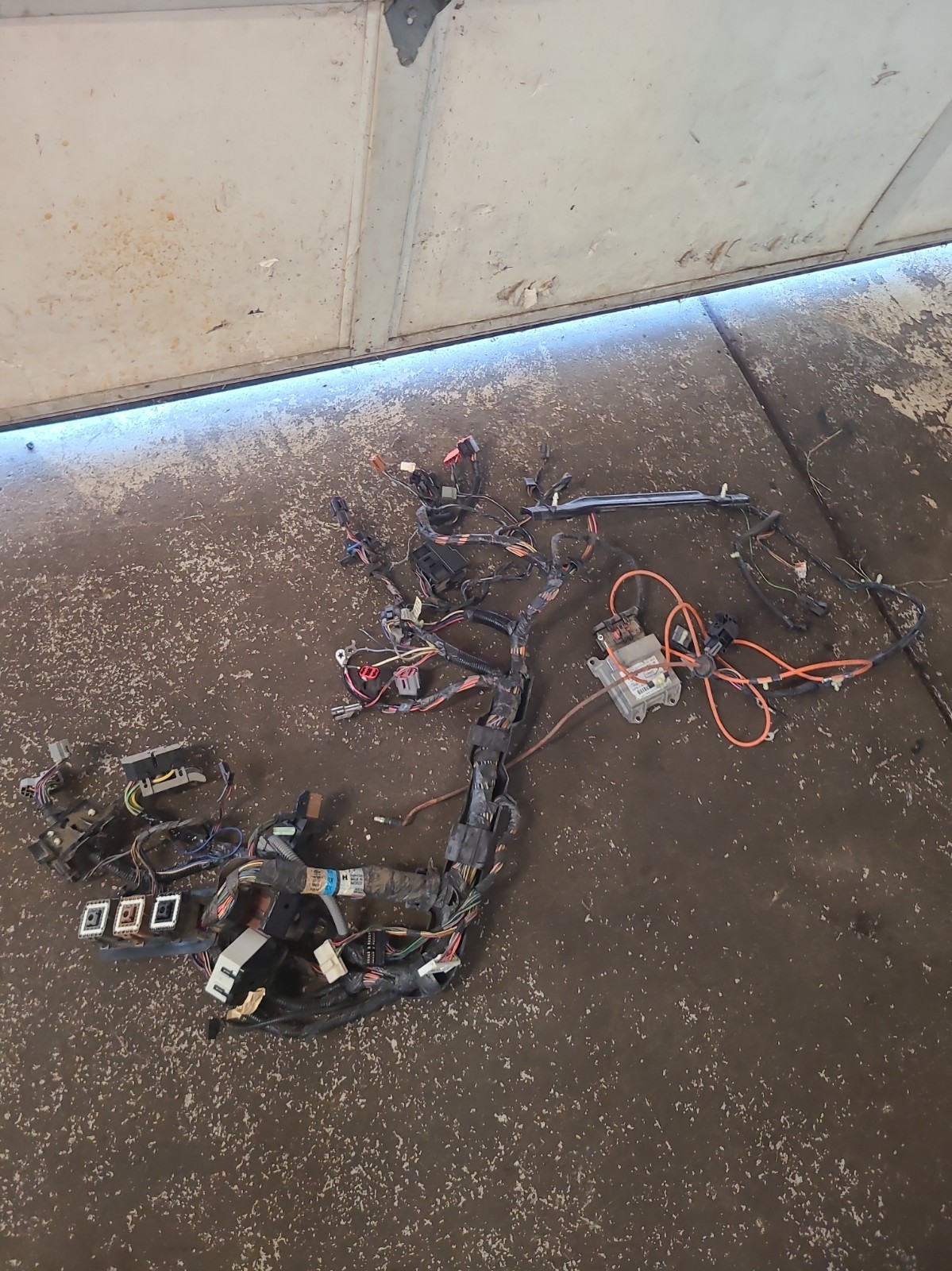 E99 Early 1999 Ford F250 F350 7.3L XLT Dash Wiring Harness F81B-14401-P260W E99 Early 1999 Ford F250 F350 7.3L XLT Dash Wiring Harness F81B-14401-P260W