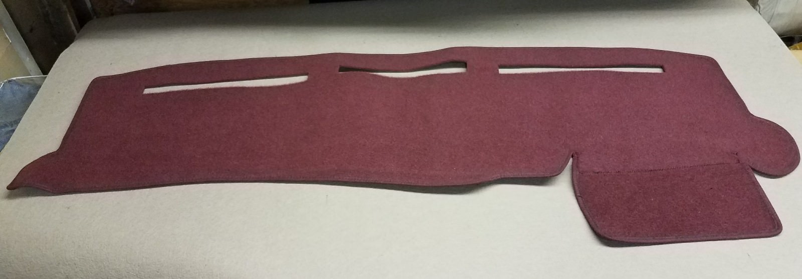 1999-2000-2001-2002-2003-2004-2005-2006 GMC SIERRA DASH COVER BURGANDY POLYCARPE 1999-2000-2001-2002-2003-2004-2005-2006 GMC SIERRA DASH COVER BURGANDY POLYCARPE