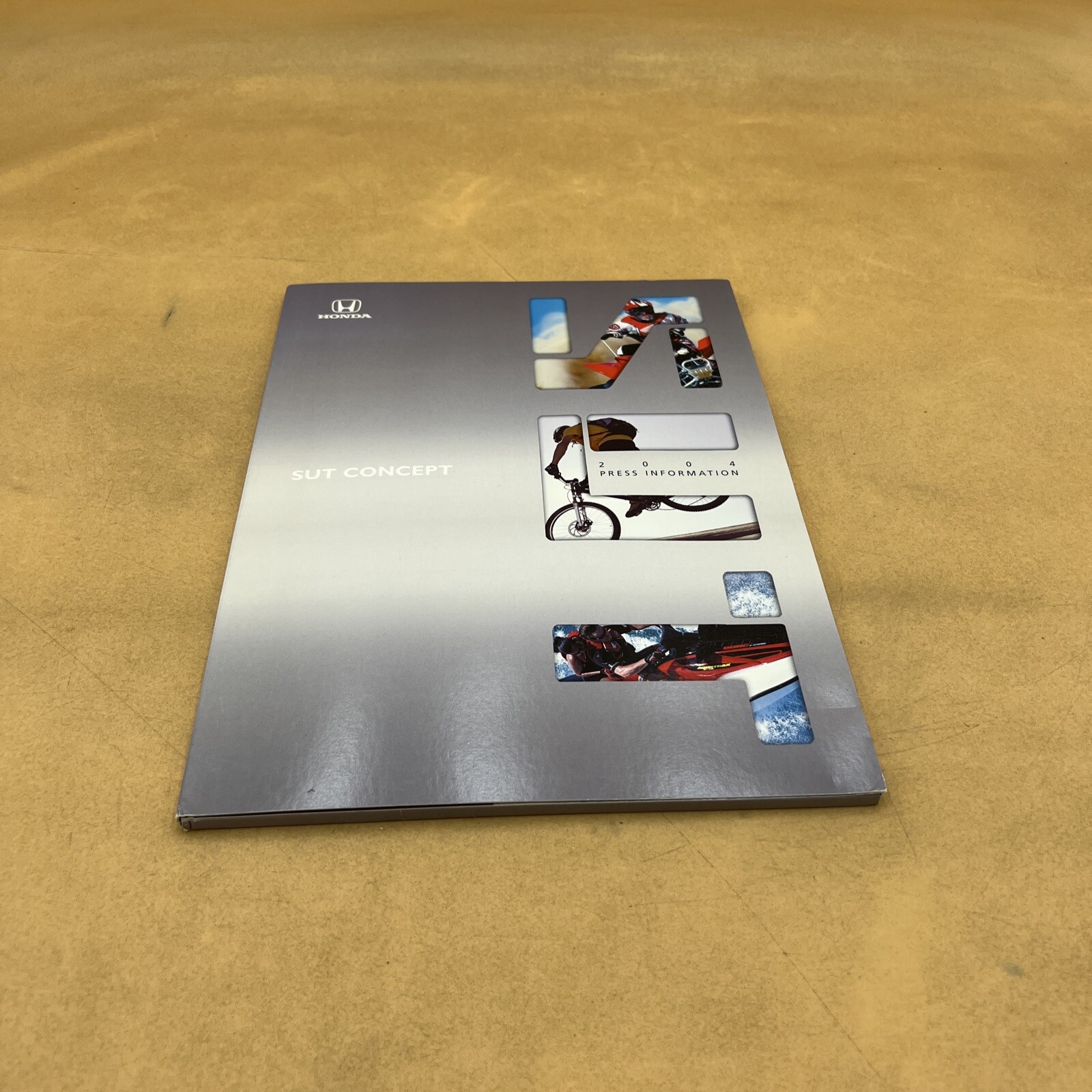 2004 HONDA SUT CONCEPT MEDIA PRESS INFORMATION KIT BROCHURE CATALOG FOLDER