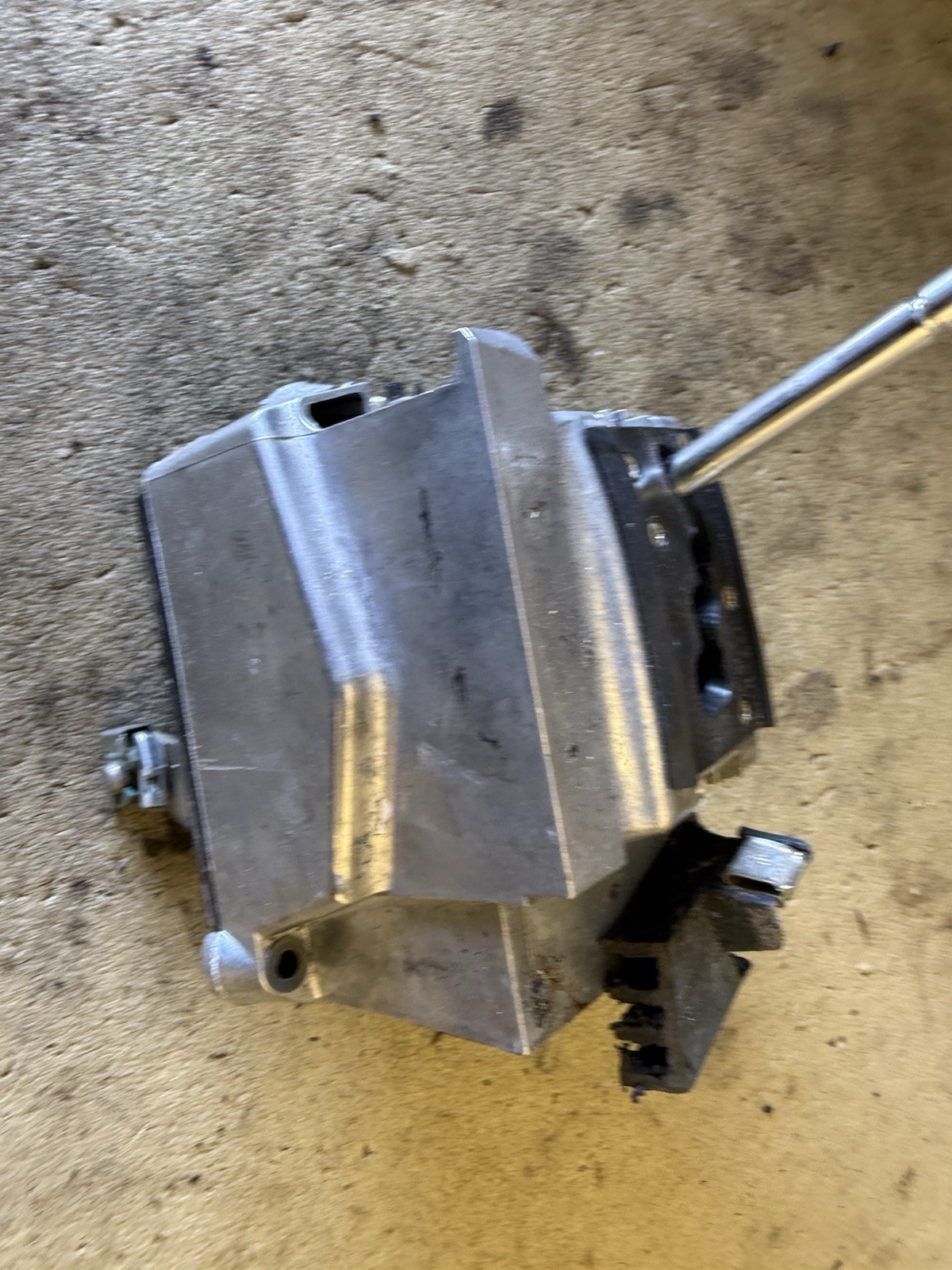 00-06 Mercedes W220 S430 S500 Floor Gear Shifter Selector A2202673224 Oem Unit 00-06 Mercedes W220 S430 S500 Floor Gear Shifter Selector A2202673224 Oem Unit