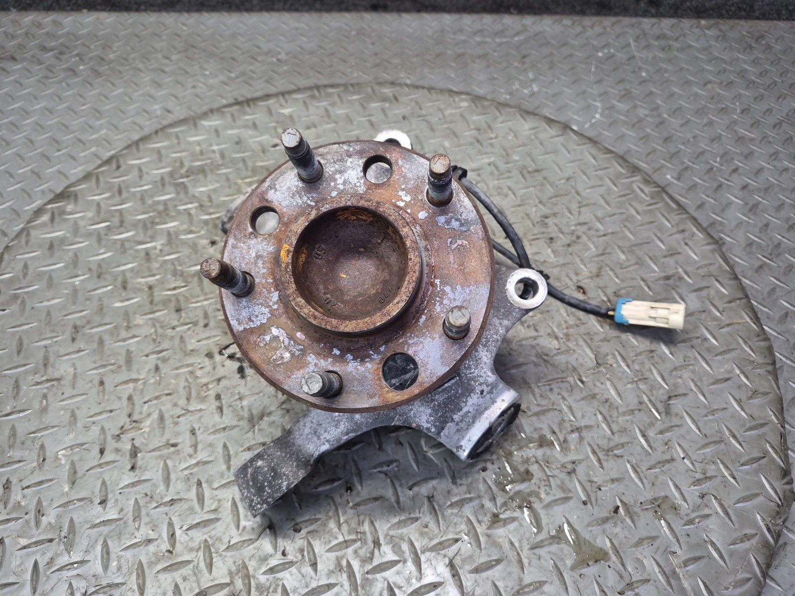 91-96 CHEVROLET CORVETTE C4 FRONT LEFT SPINDLE KNUCKLE WHEEL HUB BEARING OEM