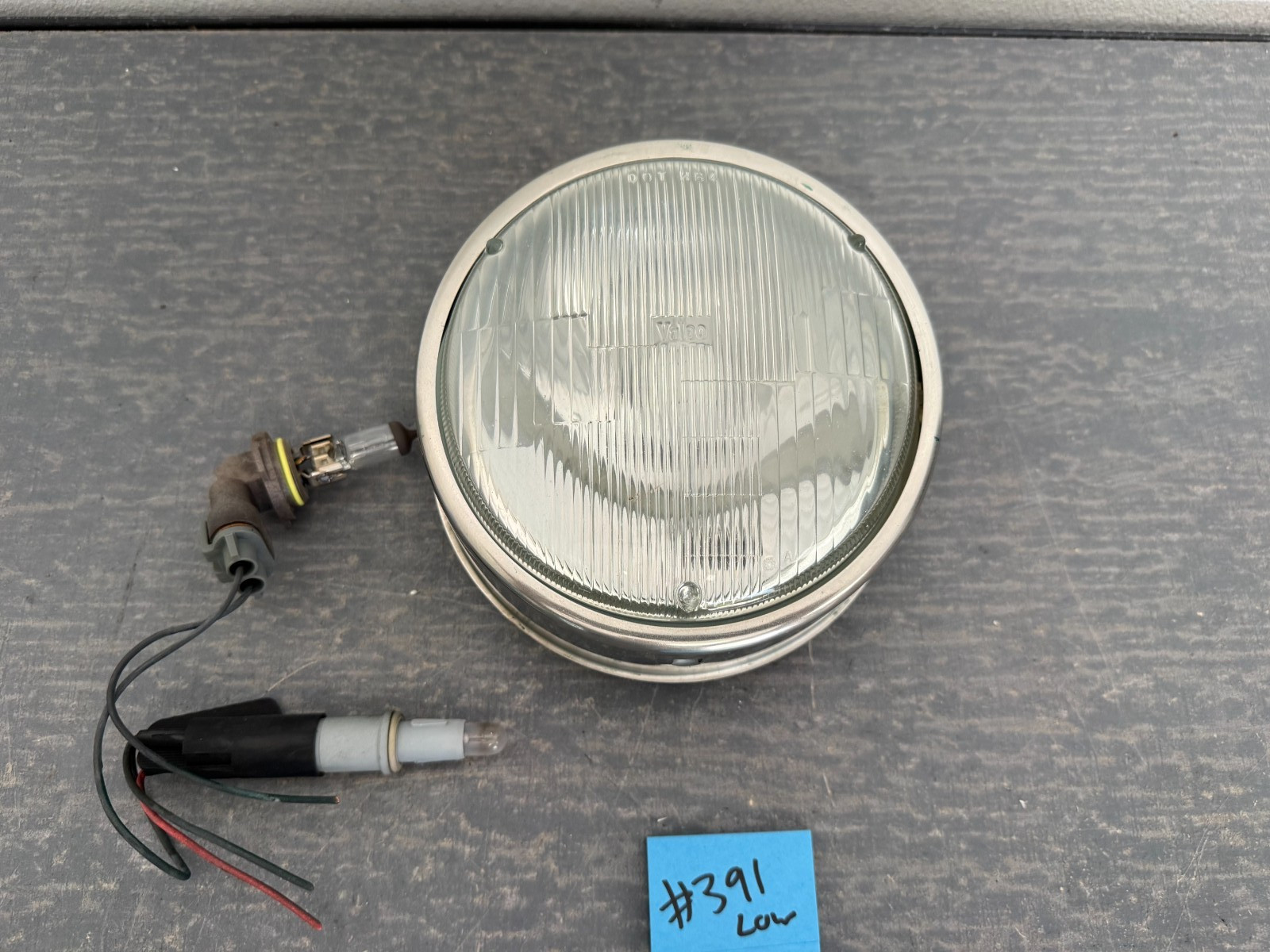 1995-1997 Jaguar XJ6 XJ12 Outer Low Beam Headlight with Chrome Ring #391 1995-1997 Jaguar XJ6 XJ12 Outer Low Beam Headlight with Chrome Ring #391