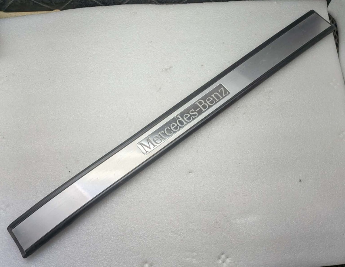 00-03 MERCEDES E CLASS W210 E320 Front Door Sill Trim A2106803435 00-03 MERCEDES E CLASS W210 E320 Front Door Sill Trim A2106803435