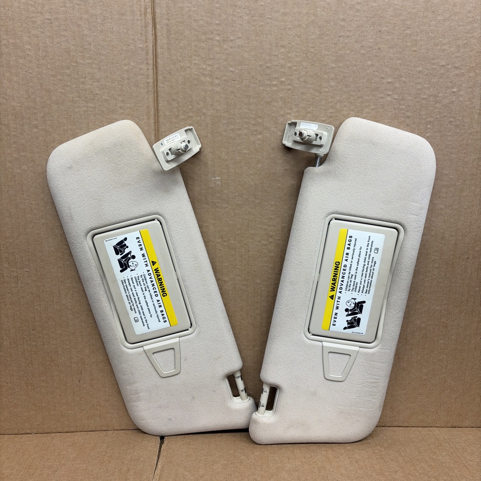 2003-2009 Mercedes E320 E350 Sun Visors Driver Passenger Shade Set Tan OEM 2003-2009 Mercedes E320 E350 Sun Visors Driver Passenger Shade Set Tan OEM