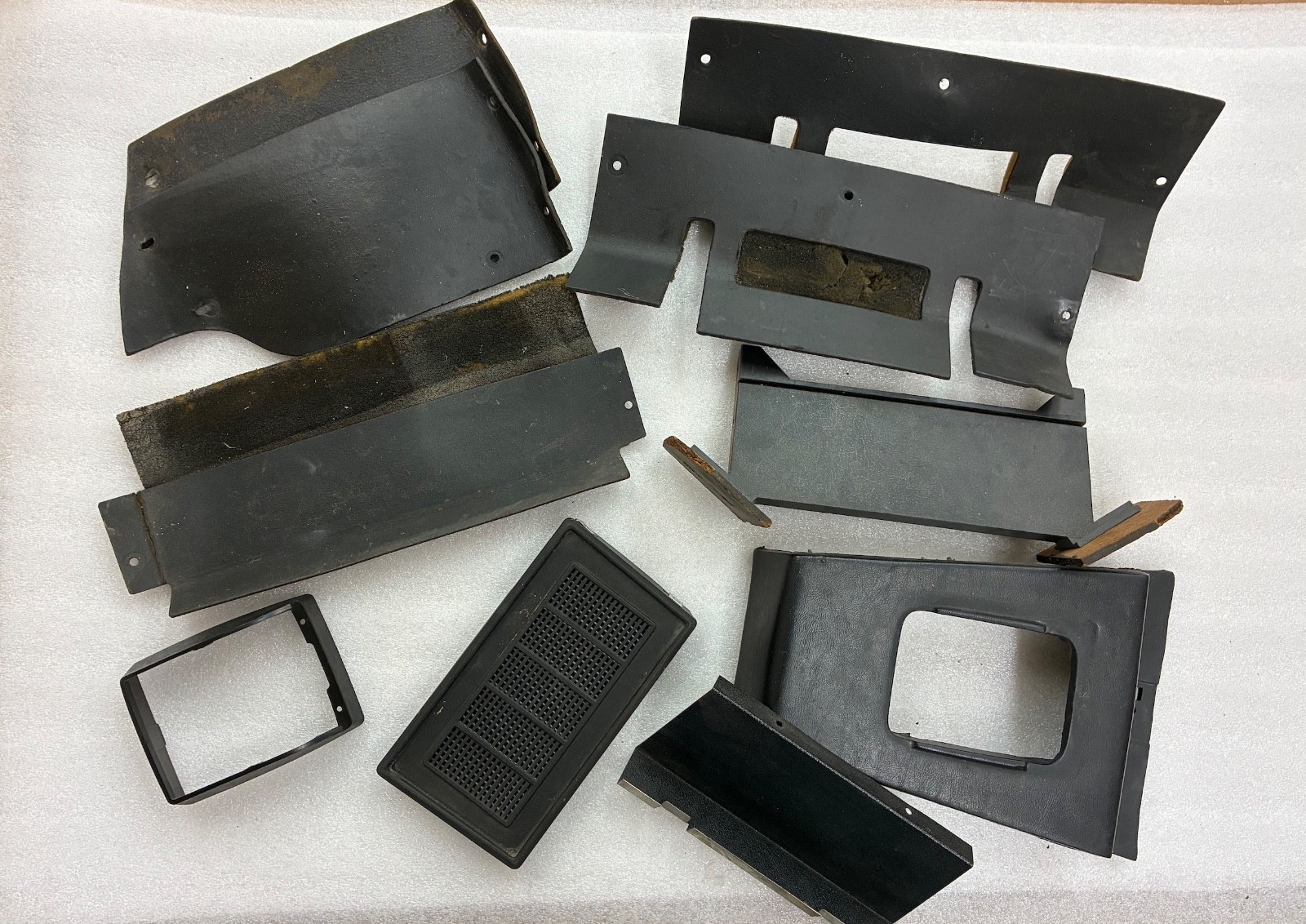 1969-1976 console, under dash, radio parts BMW E10 models 1600, 2002, 2002tii
