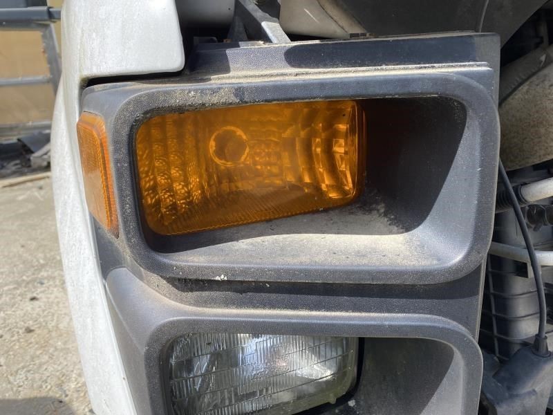 Passenger Corner/Park Light Above Headlamp Fits 08-10 FORD F250SD PICKUP 1756471
