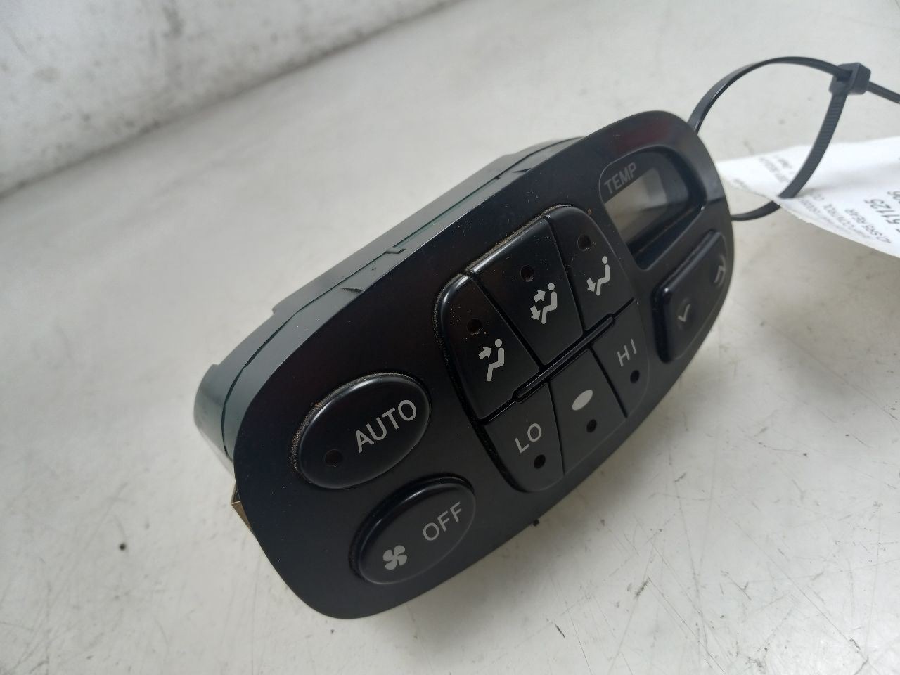 01-07 TOYOTA SEQUOIA SR5 4.7L 4WD AT REAR TEMPERATURE CONTROL SWITCH 