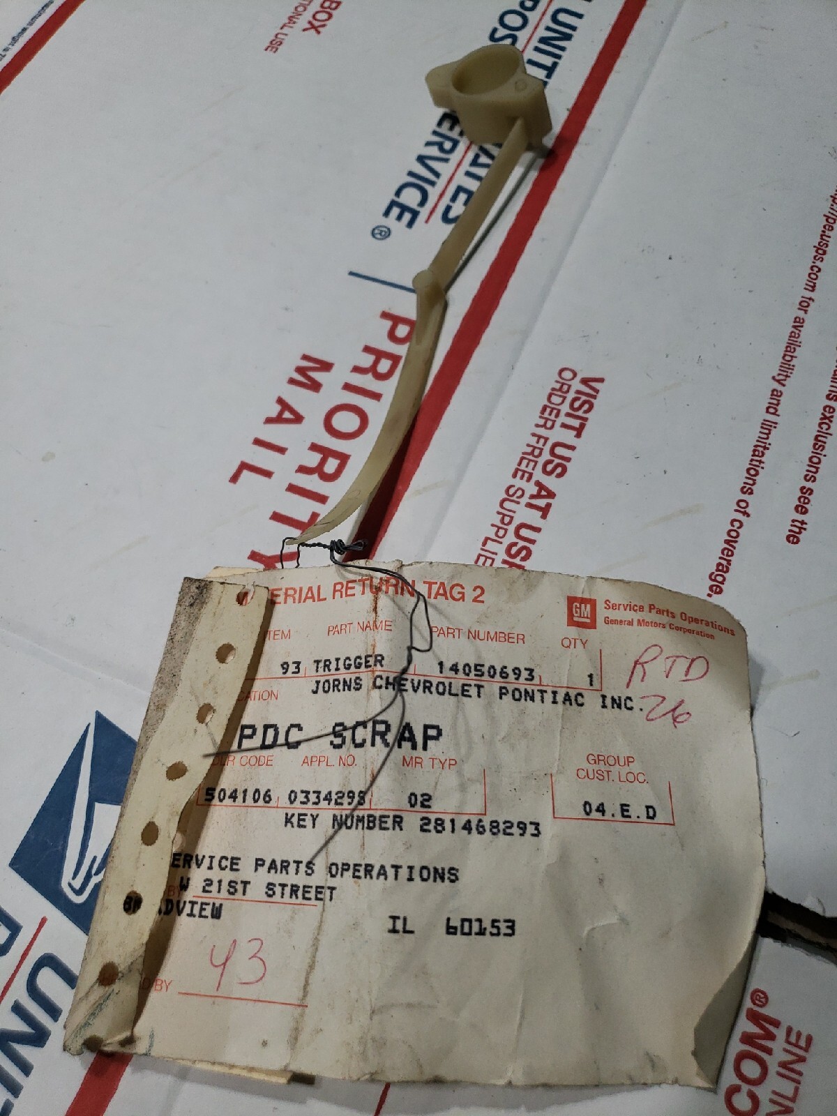 NOS 1982-86 CHEVY CAVALIER SKYHAWK FIRENZA SUNBIRD 4SPD SHIFT TRIGGER 14050693 NOS 1982-86 CHEVY CAVALIER SKYHAWK FIRENZA SUNBIRD 4SPD SHIFT TRIGGER 14050693