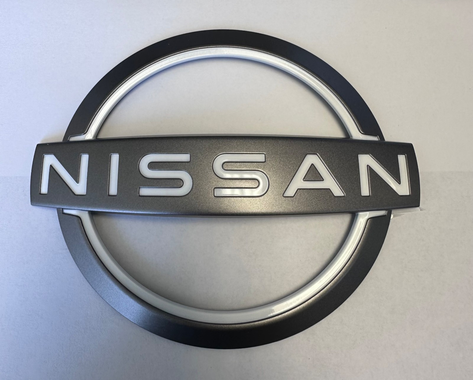2025-2026 NISSAN KICKS FRONT EMBLEM LOGO BADGE ORNAMENT OEM 2025-2026 NISSAN KICKS FRONT EMBLEM LOGO BADGE ORNAMENT OEM