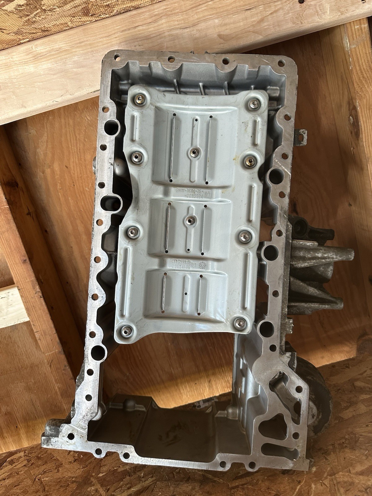 BMW N63 Oil Upper Pan Used But Good Conditions No Defects Clean/ship