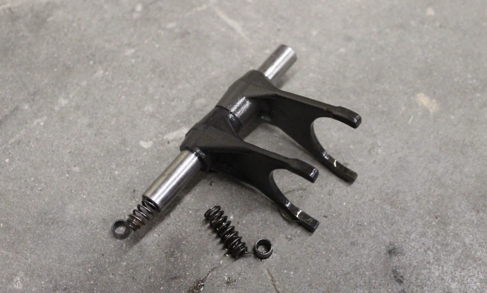 2001 KTM 520 SX SHIFT FORKS W/ ROD 520SX 01 2001 KTM 520 SX SHIFT FORKS W/ ROD 520SX 01