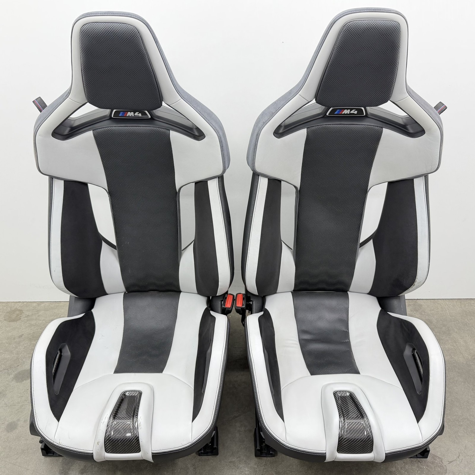 2021-2026 BMW M3 M4 G80 G82 Front Carbon Fiber Bucket Seat Pair Silverstone OEM 2021-2026 BMW M3 M4 G80 G82 Front Carbon Fiber Bucket Seat Pair Silverstone OEM