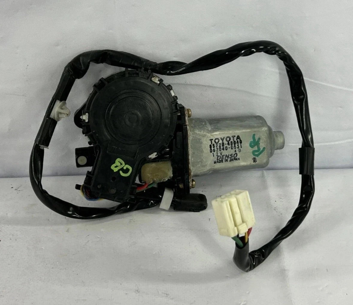 1998-2005 Lexus GS300 Front Right Passenger Power Window Motor 85710-30340, OEM 1998-2005 Lexus GS300 Front Right Passenger Power Window Motor 85710-30340, OEM