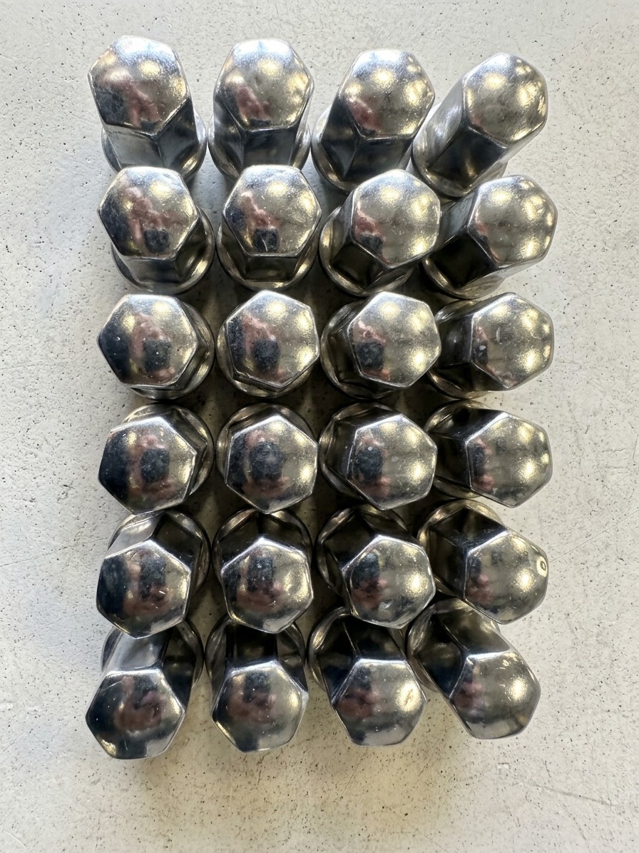 Chevy Silverado GM Factory Polished 14x1.5 Lug Nuts Set Of 24 BLEMISHED Takeoff