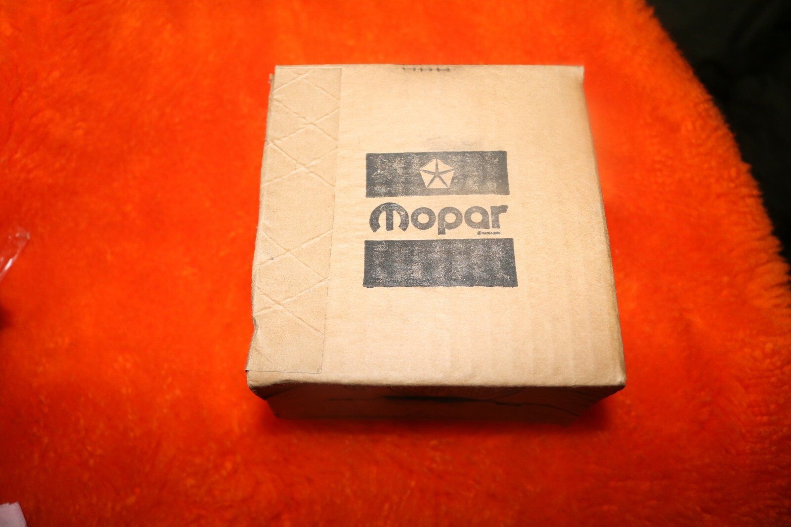 NOS Front Door Upper Hinge Left 72-84 Dodge Truck Ramcharger D-W 100-300 NOS Front Door Upper Hinge Left 72-84 Dodge Truck Ramcharger D-W 100-300
