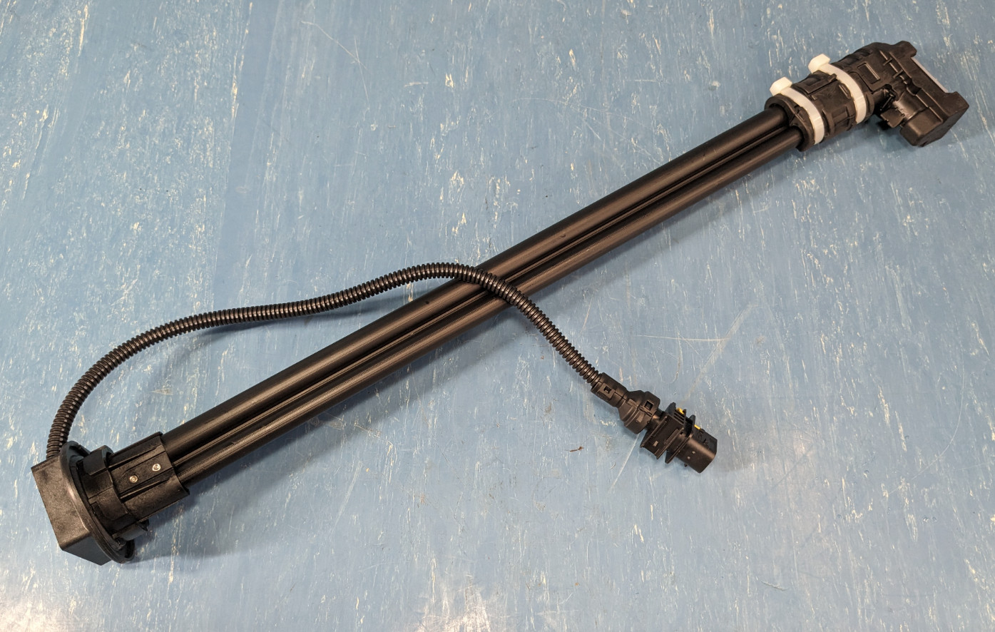 DEF Quality Sensor Brand New Genuine Paccar Kenworth Q21-6170-008K1T Gen 2