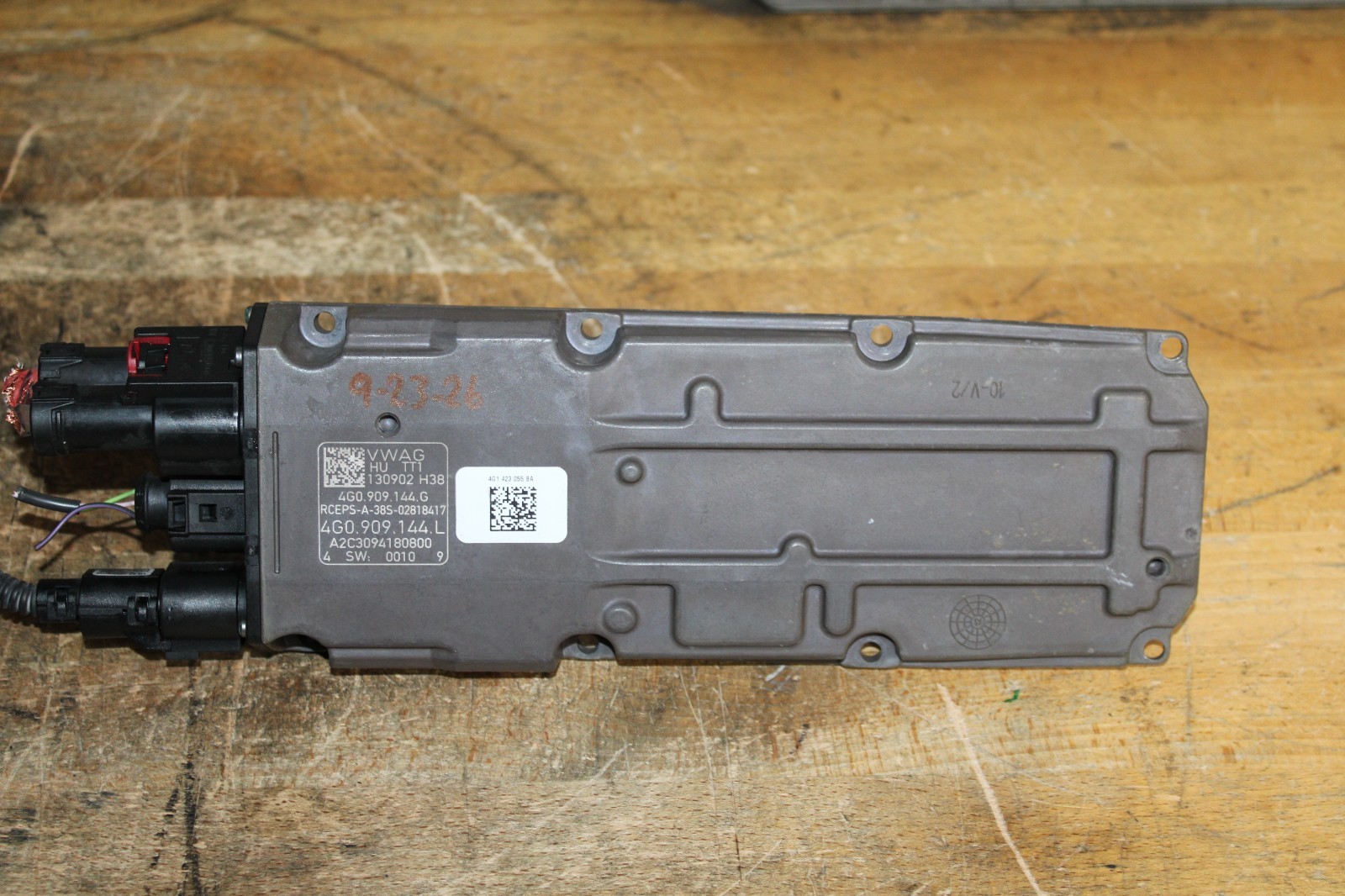 13-17 AUDI A4 S4 A5 S5 Q5 Power Steering Rack & Pinion Control Module 4G0909144L 13-17 AUDI A4 S4 A5 S5 Q5 Power Steering Rack & Pinion Control Module 4G0909144L