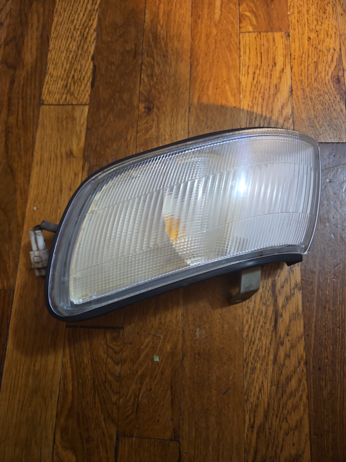 92-94 Subaru Legacy Corner Marker Turn Signal Light Drivers Left Side 92-94 Subaru Legacy Corner Marker Turn Signal Light Drivers Left Side