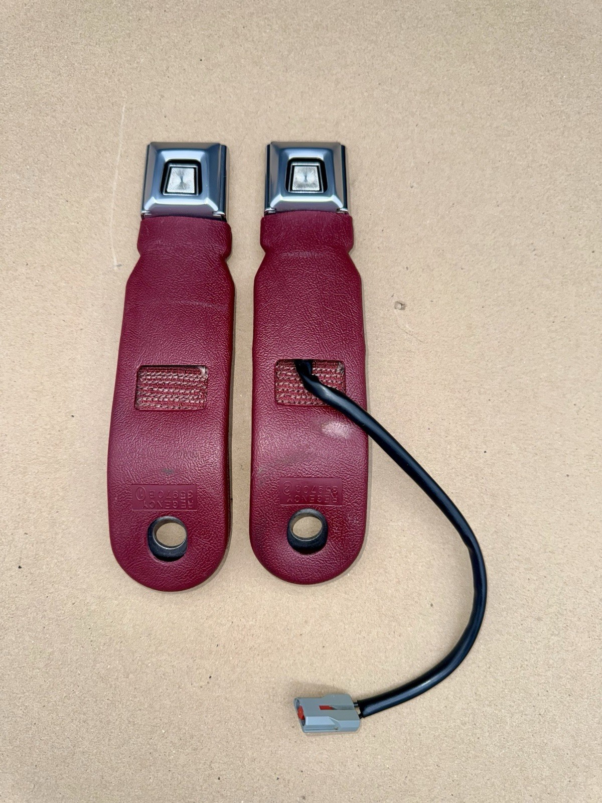 90-93 Mustang Front Seat Belts Receiver Driver Passenger OEM 1993 Ruby Red NICE