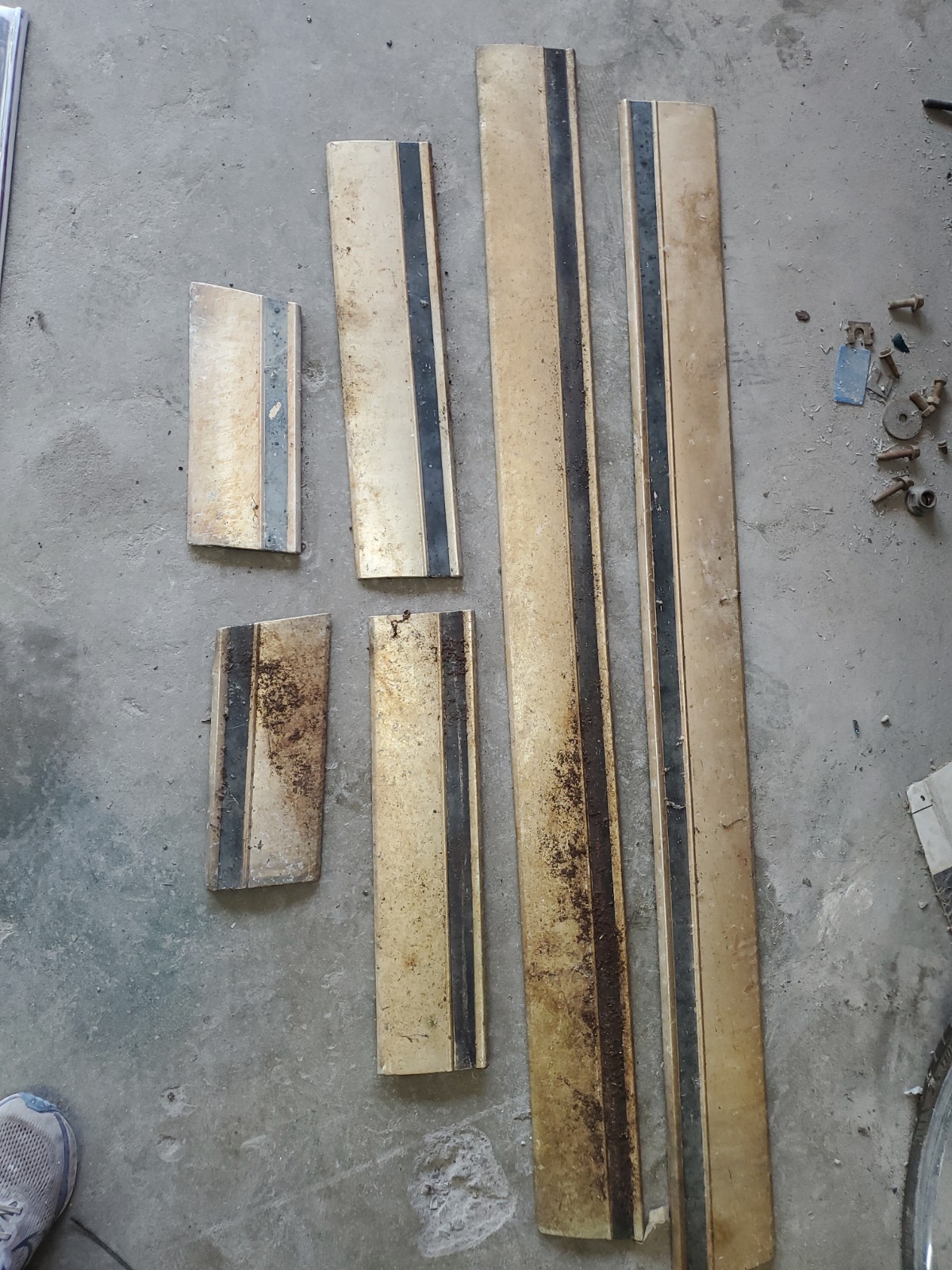 1971 Chevy Impala 2 Door Hard Top Or Convertible Rocker Trim Used 1971 Chevy Impala 2 Door Hard Top Or Convertible Rocker Trim Used