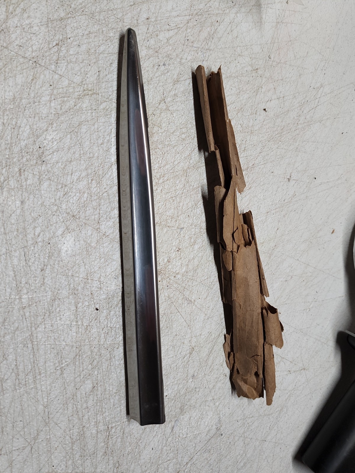 1946 - 1948 Buick Moulding trim Front Fender Extension NOS GM 1328943 Original 1946 - 1948 Buick Moulding trim Front Fender Extension NOS GM 1328943 Original