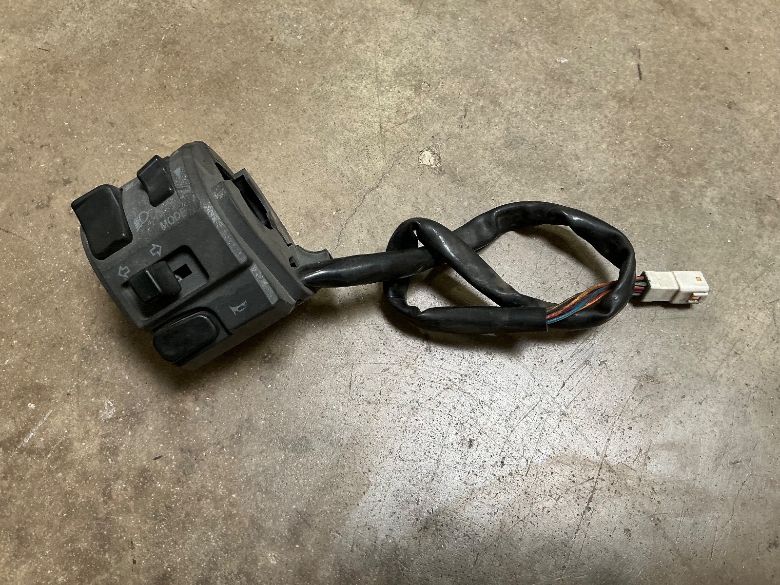 2012 12-14 Ducati Monster 696 Left Switch Handlebar Control Signal Light Horn 2012 12-14 Ducati Monster 696 Left Switch Handlebar Control Signal Light Horn