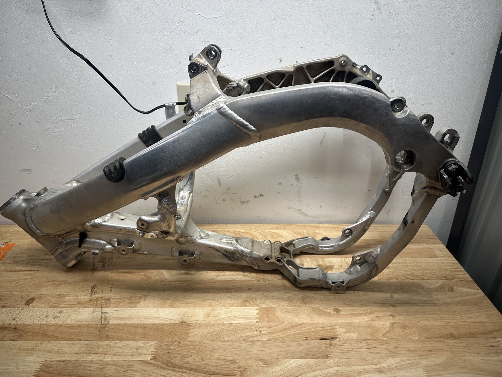 2014 RMZ250 Frame OEM Main Frame Chassis 41100-49H20 Suzuki RMZ 250 2013-2015