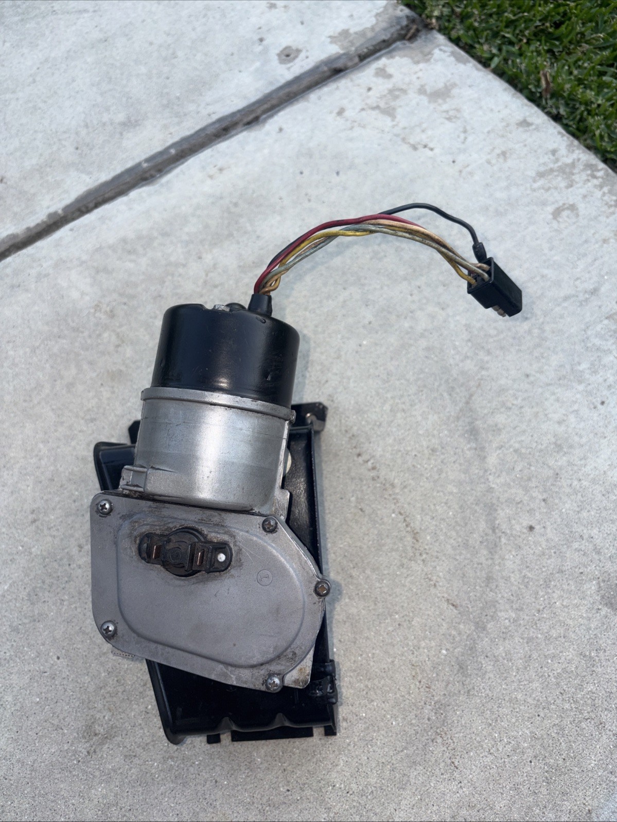 65/66 Mustang Fastback Conv GT Shelby ORIG 2-SPEED WIPER MOTOR & BRACKET 65/66 Mustang Fastback Conv GT Shelby ORIG 2-SPEED WIPER MOTOR & BRACKET
