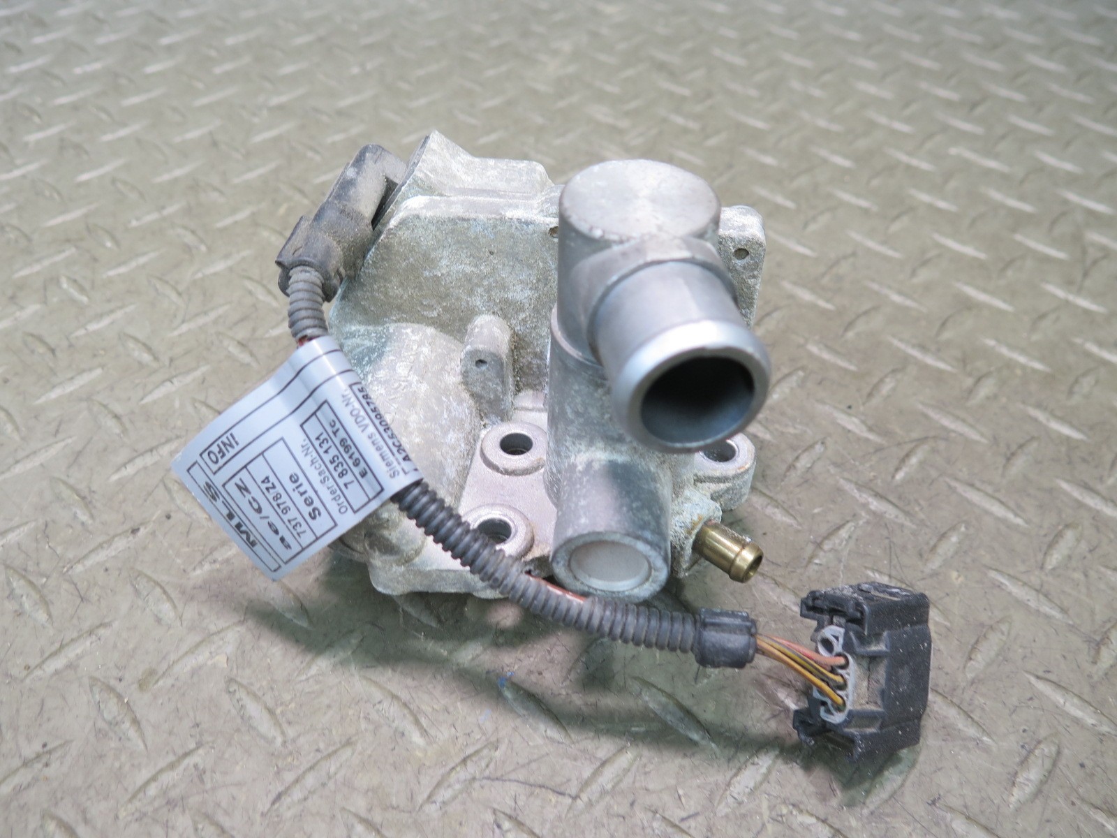 2006-2010 BMW E64 E63 M6 S85 V10 ENGINE IDLE ACTUATOR CONTROL VALVE ICV