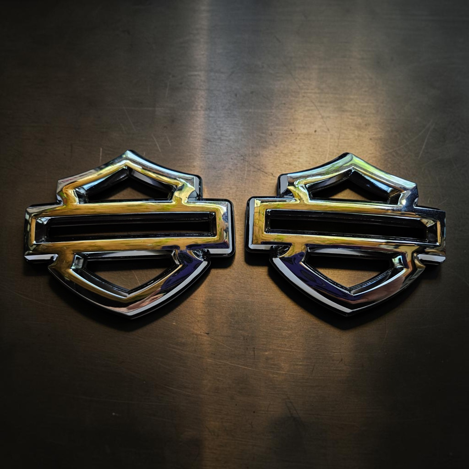 2pc Motorcycle Fuel Tank Emblems 3D Metal Badges 4x3in New chrome-black 2pc Motorcycle Fuel Tank Emblems 3D Metal Badges 4x3in New chrome-black