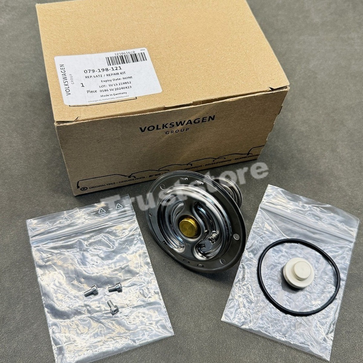 NEW 079198121 Coolant Thermostat for Audi R8 Lamborghini Gallardo Huracan 5.2 NEW 079198121 Coolant Thermostat for Audi R8 Lamborghini Gallardo Huracan 5.2