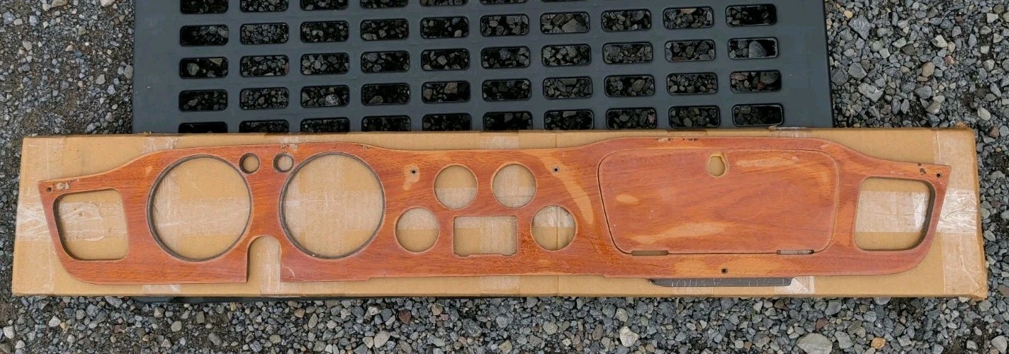 Vintage Triumph Dashboard Fascia Panel Original 1970s? Needs Refinishing Vintage Triumph Dashboard Fascia Panel Original 1970s? Needs Refinishing