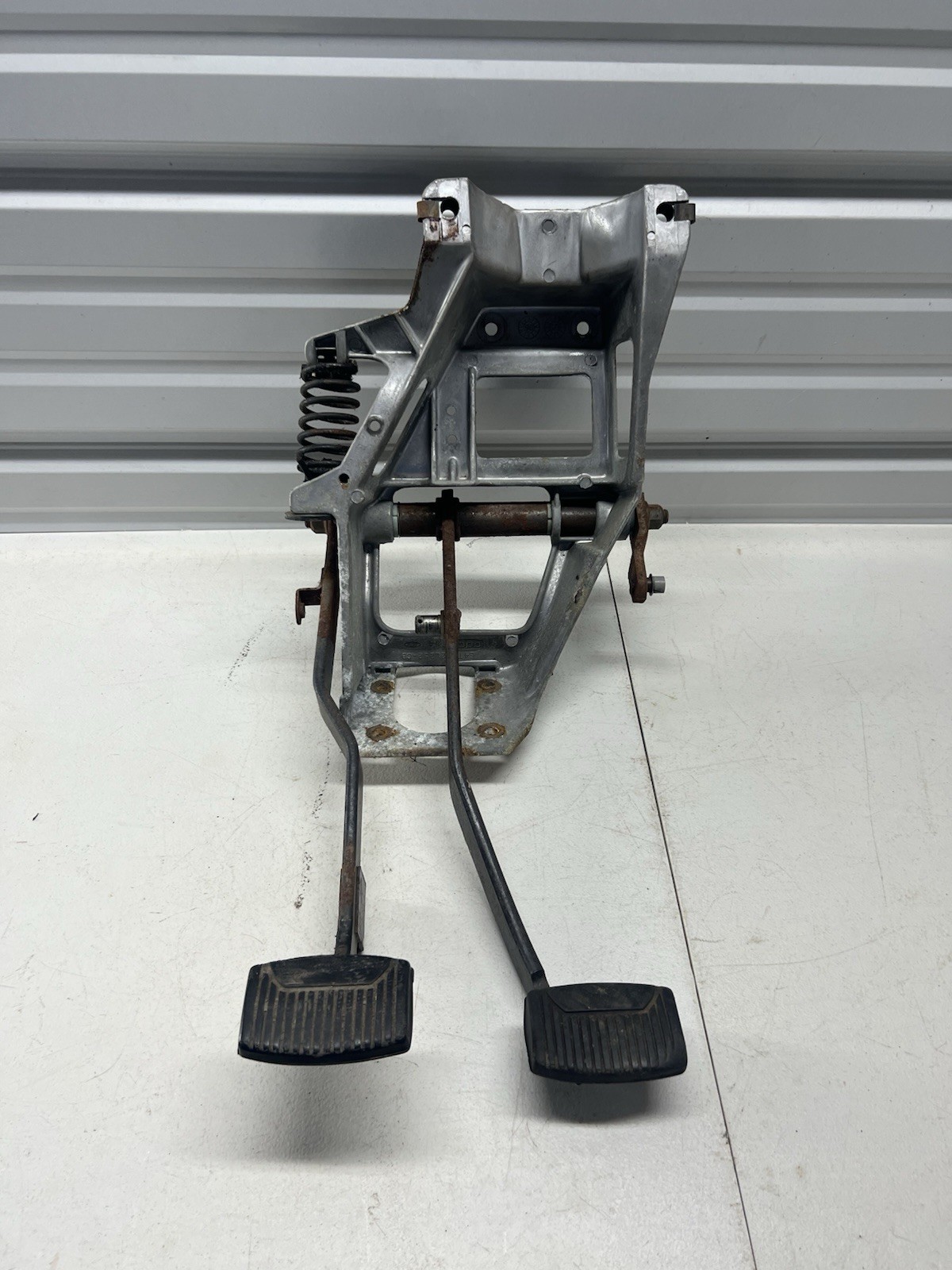 80-86 F-series/Bronco Hydro clutch pedal assembly 80-86 F-series/Bronco Hydro clutch pedal assembly