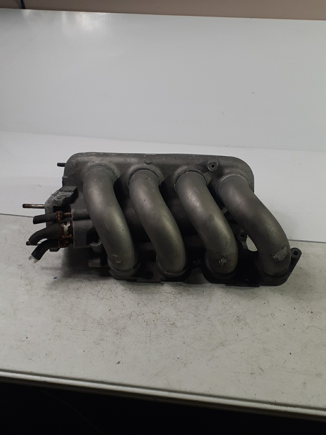 2000-2005 Toyota Celica 1.8L Intake Manifold OEM 2000-2005 Toyota Celica 1.8L Intake Manifold OEM