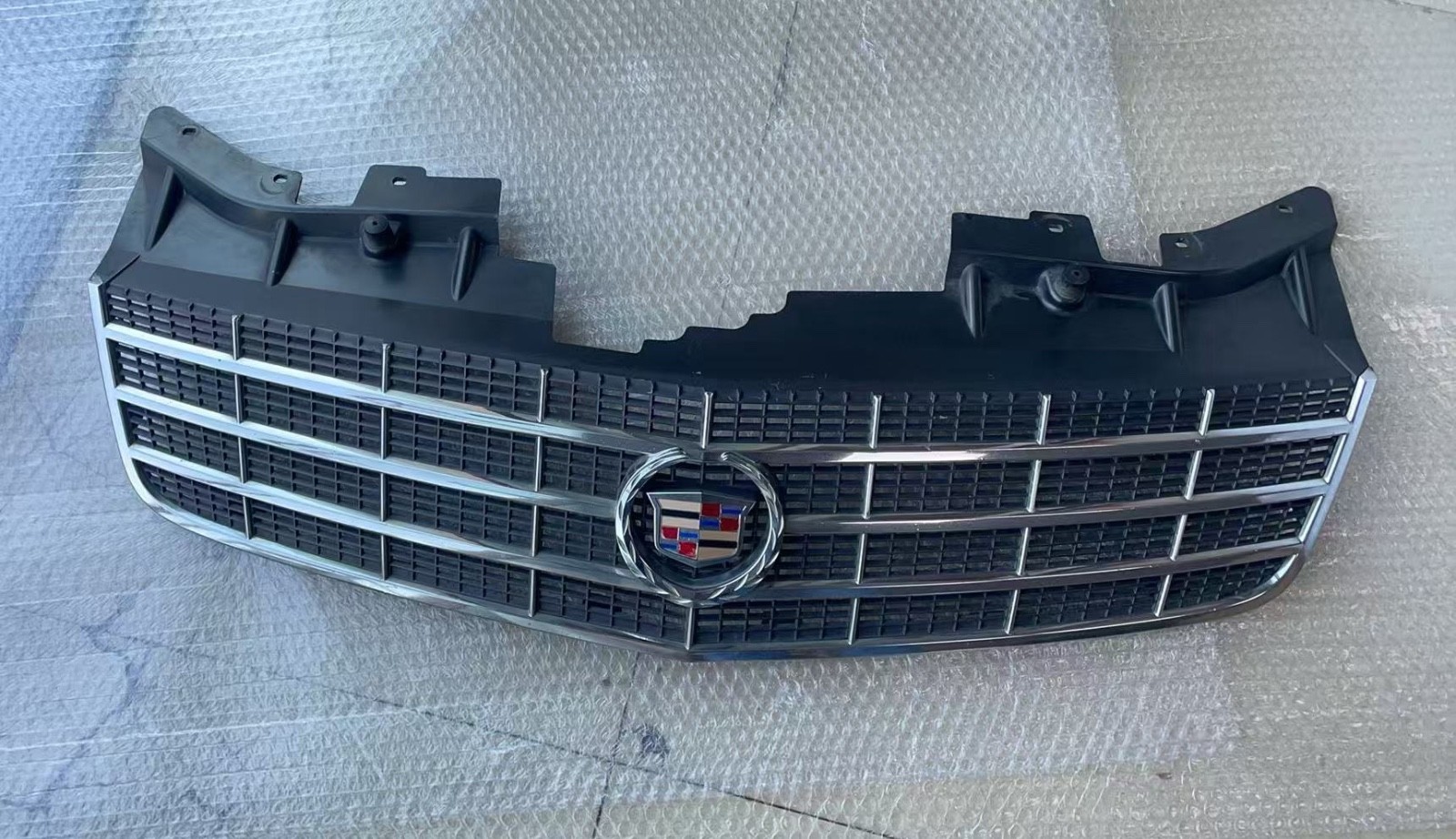 2005 2006 2007 CADILLAC STS Platinum W21 Grille 9021417 09021417 USED OE GM