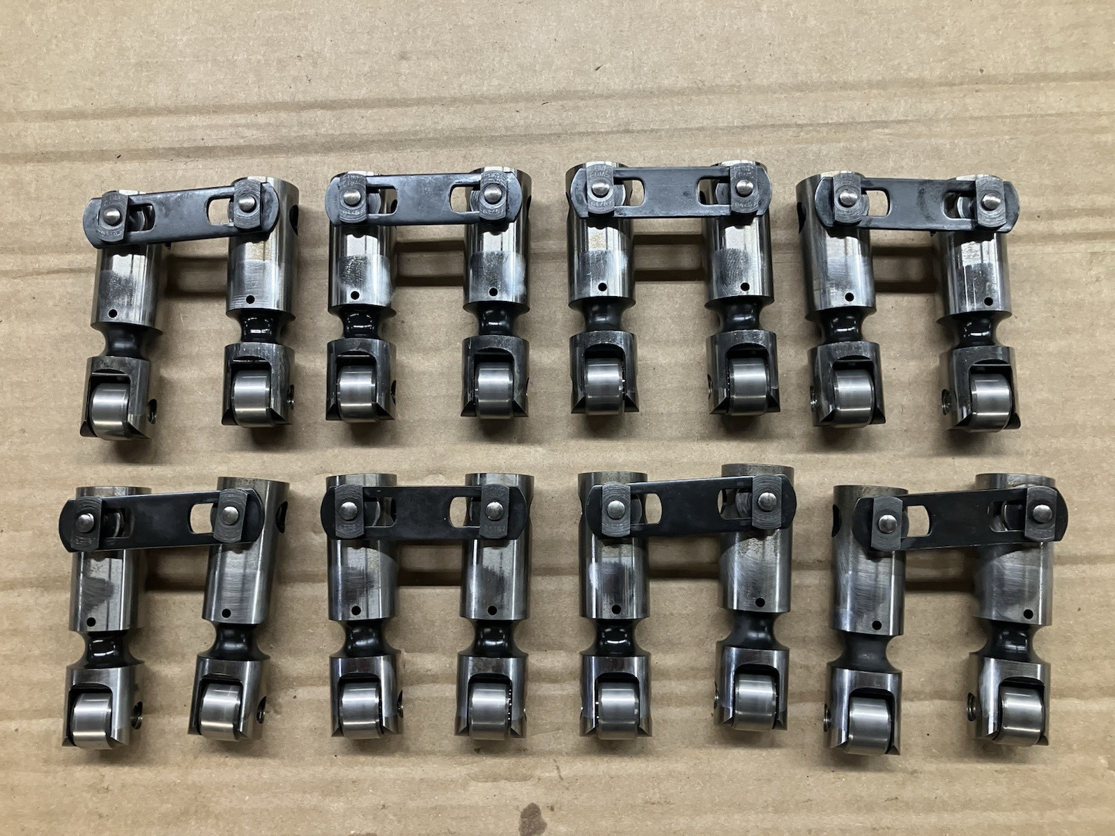 Comp Cams 818-16 Roller lifters SBC No Off Set Comp Cams 818-16 Roller lifters SBC No Off Set