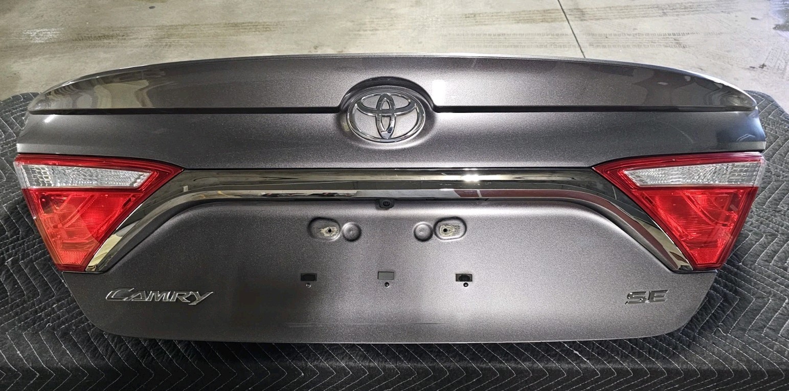 2015-17 Toyota Camry SE Genuine Trunk Lid w/Spoiler (NO SHIPPING)