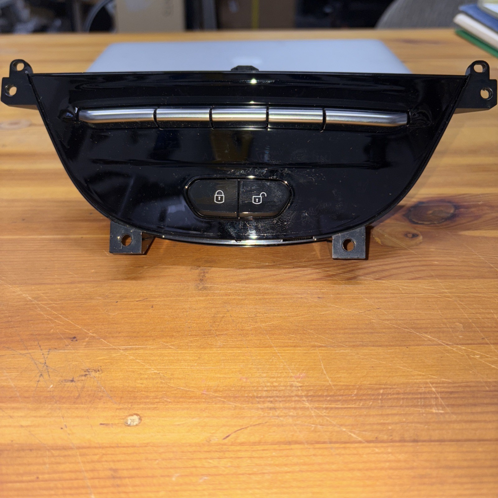 2020-2024 Aston Martin DBX Front Heat AC HVAC Switch Panel MY83-18C618-AC #E086 2020-2024 Aston Martin DBX Front Heat AC HVAC Switch Panel MY83-18C618-AC #E086