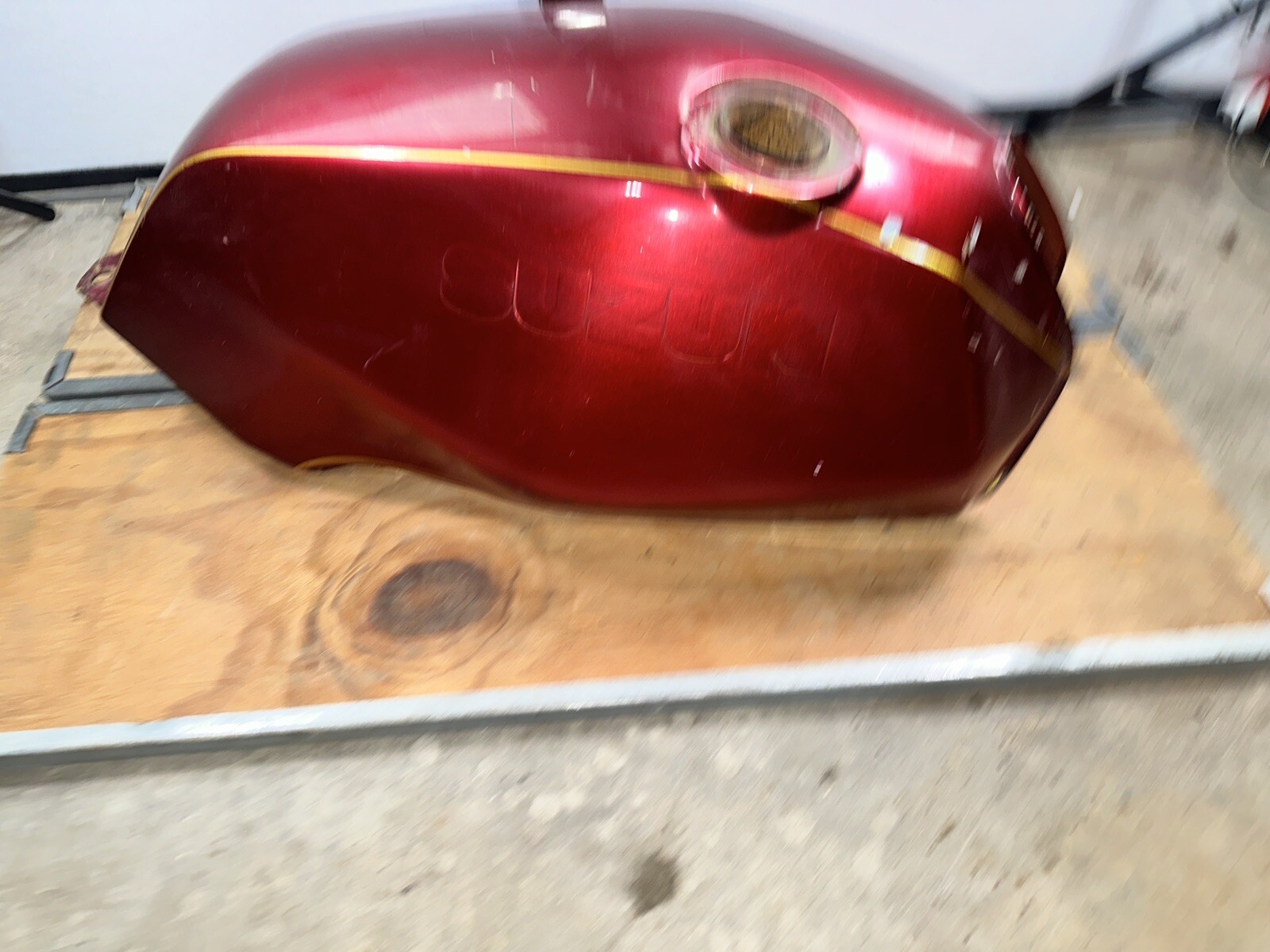 1982 Suzuki GS1100E Fuel Tank GS1100 E GS 1100 E GAS 1982 Suzuki GS1100E Fuel Tank GS1100 E GS 1100 E GAS
