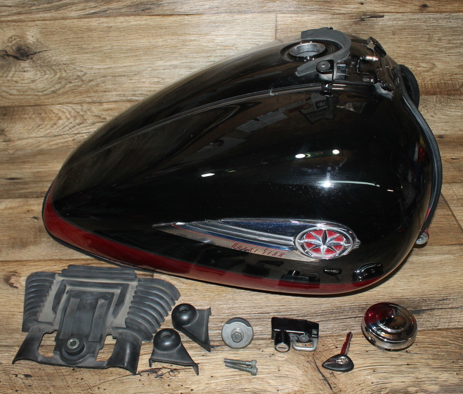 Good Used OEM Gas Tank & Cap Yamaha XVZ 1300 Royal Star Tour Deluxe 2005 Fuel