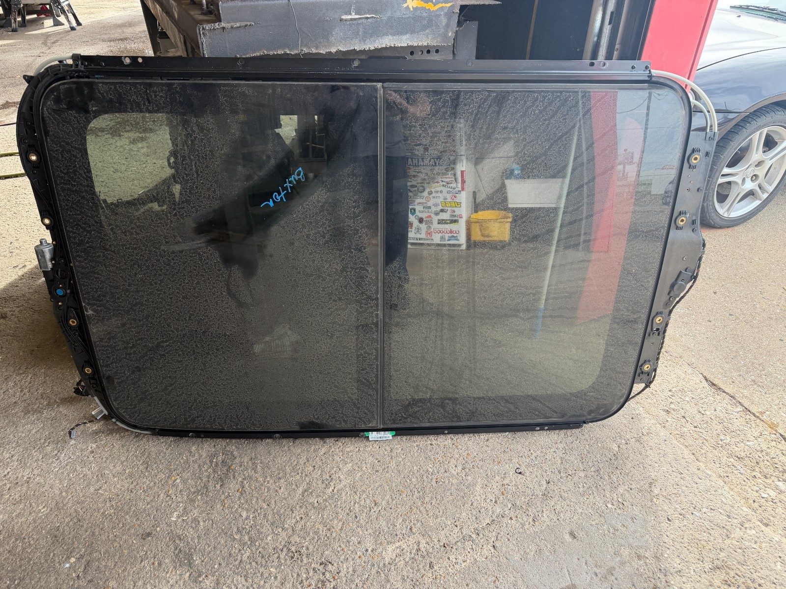 2009-2012 AUDI Q5 PANORAMIC ROOF SUNROOF MOON ROOF OEM 5N0 867 525 A 2009-2012 AUDI Q5 PANORAMIC ROOF SUNROOF MOON ROOF OEM 5N0 867 525 A