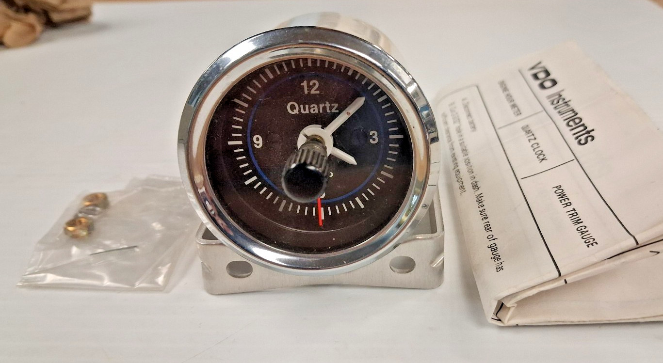VDO 370 501 CLOCK NOS