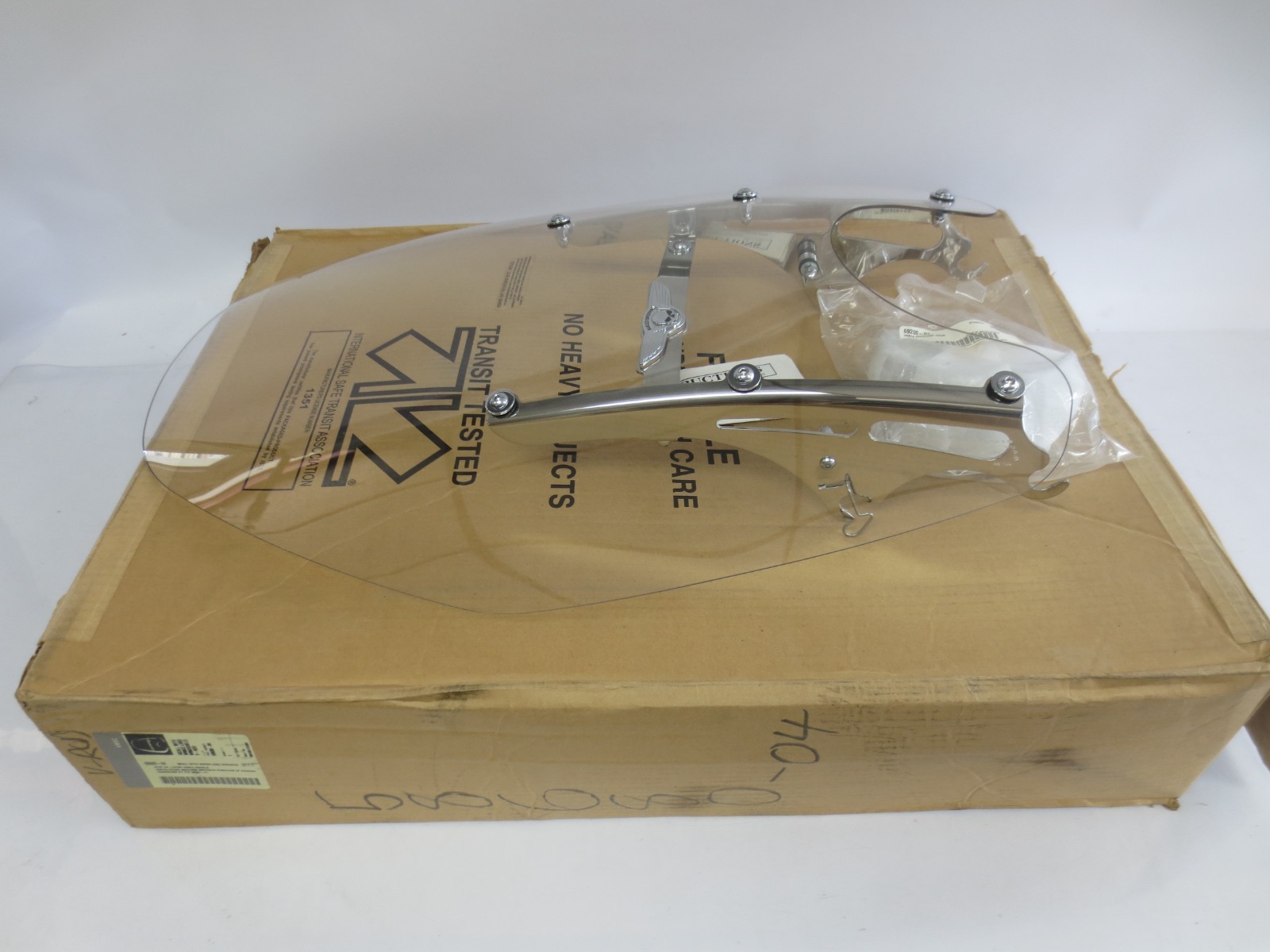 NEW Genuine Harley-Davidson OEM Skull W/ Wings Logo Windshield 58680-04 NEW Genuine Harley-Davidson OEM Skull W/ Wings Logo Windshield 58680-04