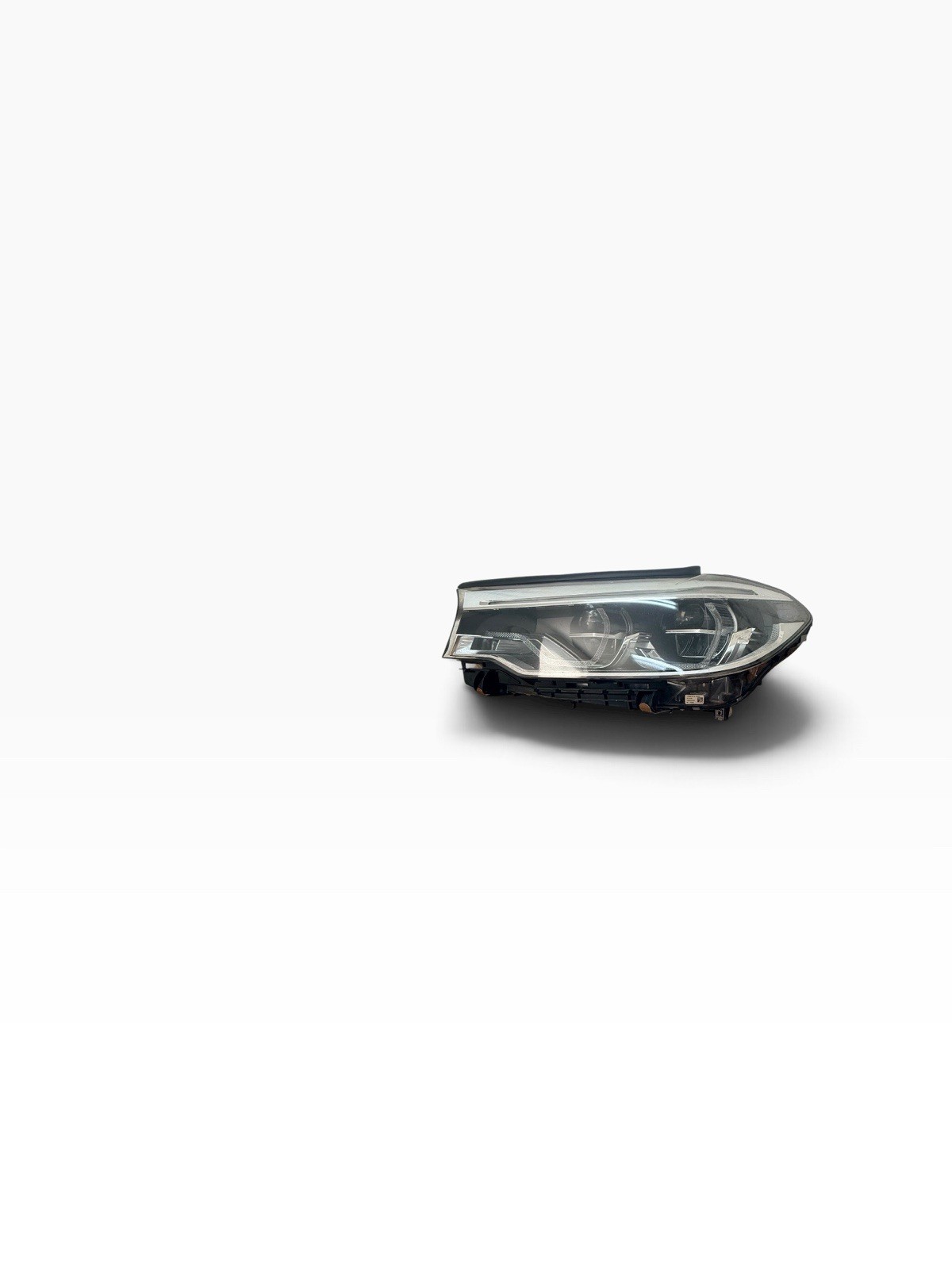 17-20 BMW G30 F90 Left Adaptive ICON LED Headlight 7439197-04 OEM READ