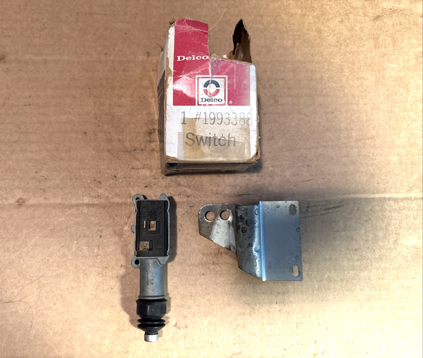 1967- 1969 CAMARO KICKDOWN SWITCH 1993388 GM ORIGINAL PART TH400 TRANS