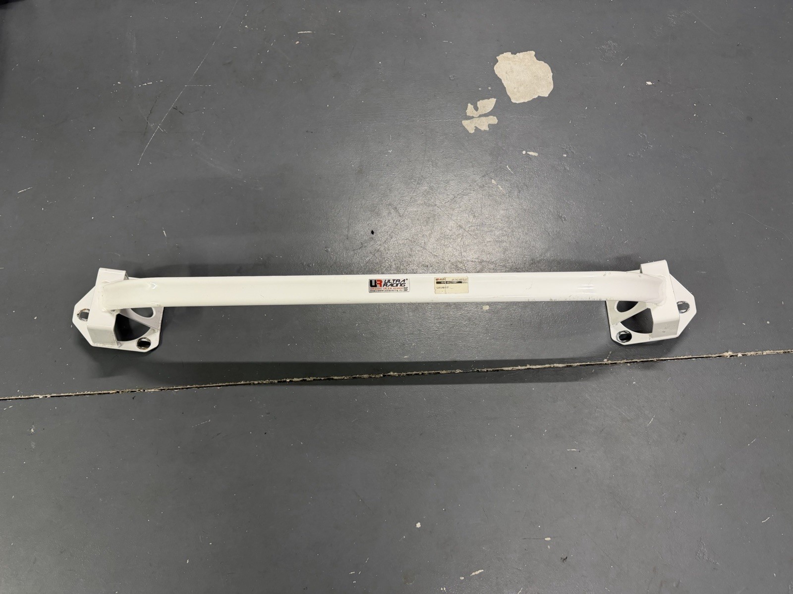 2007-2009 Lexus LS460 Used Ultra Racing Front White Strut Brace URTW2-1689
