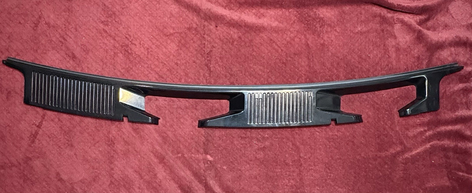06-10 Hummer H3 Windshield Cowl Grill Cover Panel OEM Black