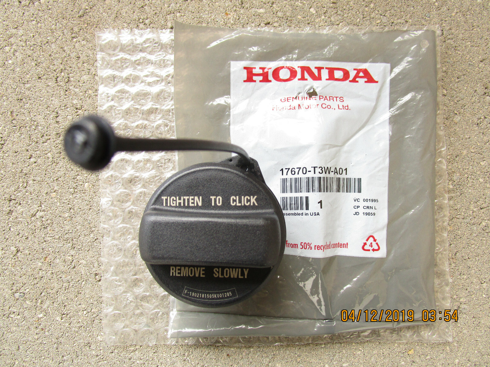 HONDA 17670T3WA01 / 17670-T3W-A01 FUEL GAS TANK FILLER CAP WITH TETHER OEM NEW